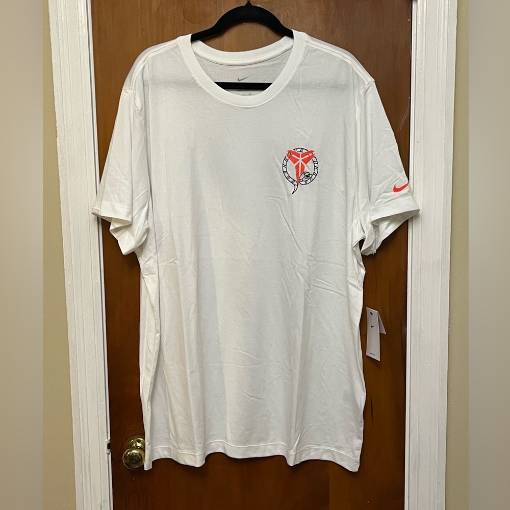 🆕Nike Kobe Bryant White Graphic Men's T-Shirt.   NWT. Crossposted x2‎